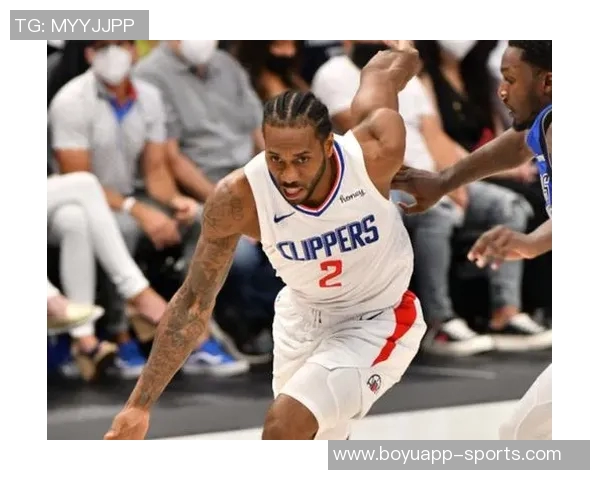 莱昂纳德半场表现平平仅得8分3板2助1断状态堪忧需提升竞技状态